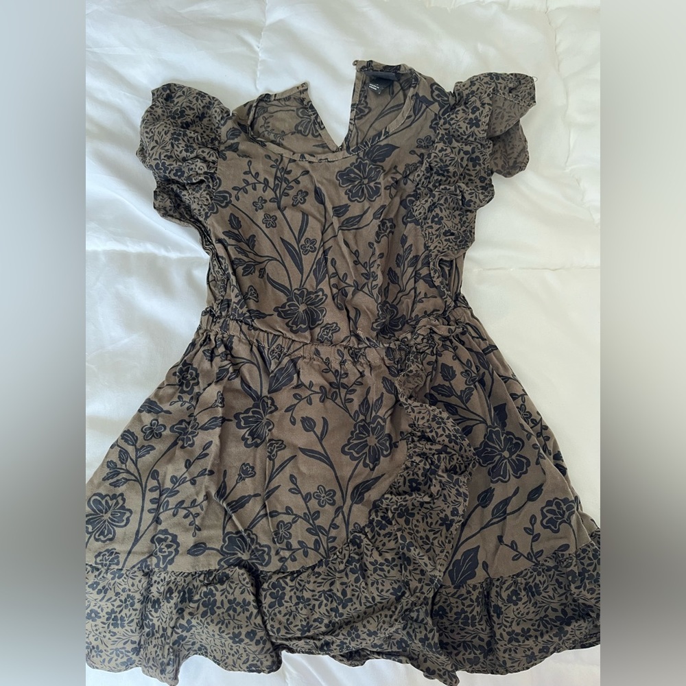 Girls Art Class dress size 3T. Dark olive green and black. Cute ruffles.